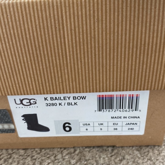 “Ugg Australia” K Bailey Bow, black boot; size6 - Picture 15 of 16